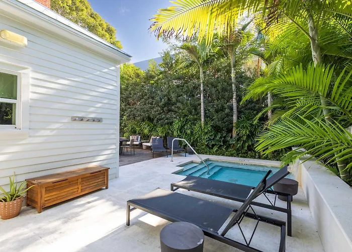 Green Room At The Grand Maloney Key West