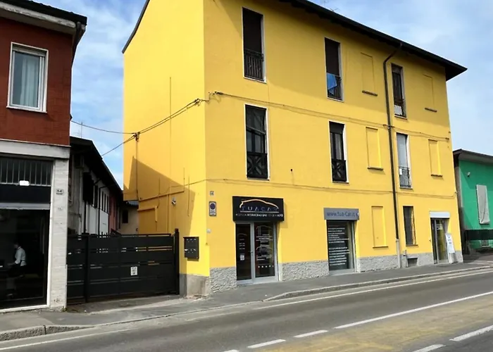 Room Saronno + B&B