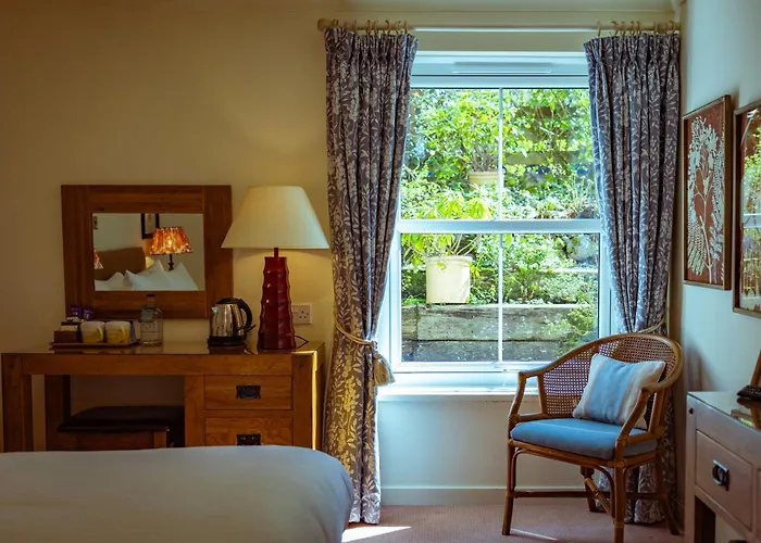 Port Appin Hotels