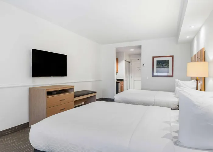 Leland Hotels