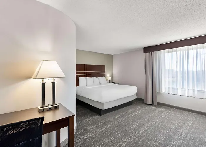 Best Western Luxbury Inn Fort Wayne