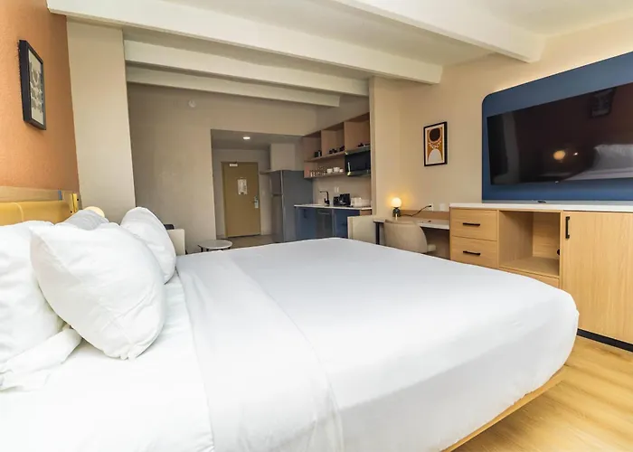 Ramada By Wyndham Davenport Orlando South Hotel