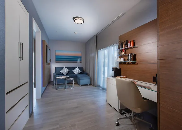 Luxury Hotels in Manhattan Beach