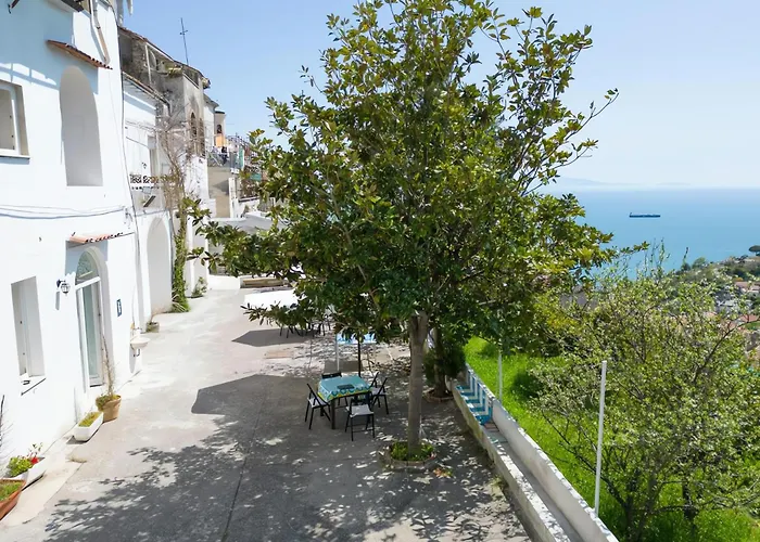 Casa Nina- Camere Con Vista Mare E Terrazza A Raito, Costiera Amalfitana Vietri