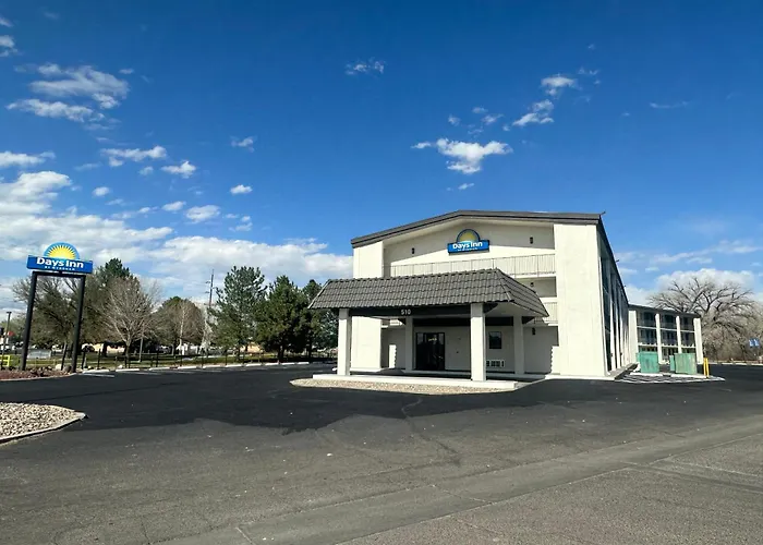 Farmington Hotels