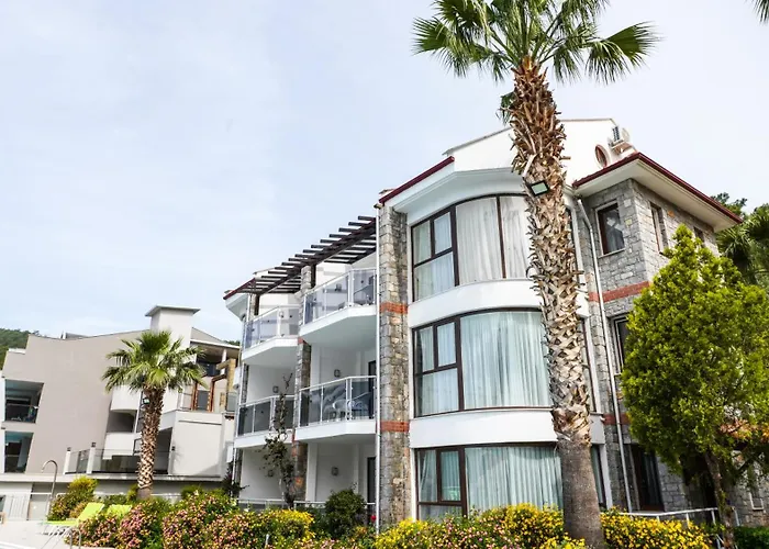 Tropical Deluxe Hotel