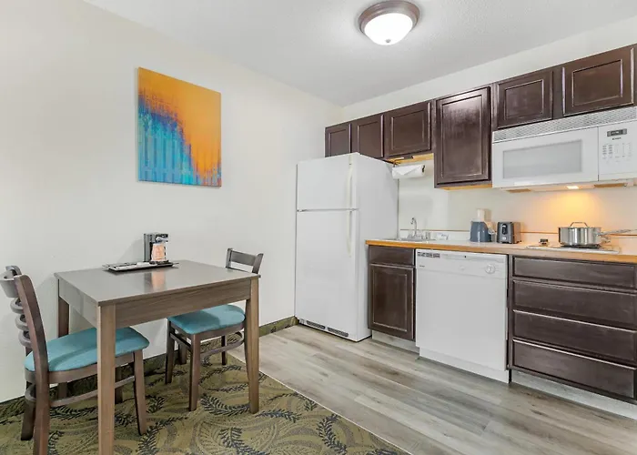 Mainstay Suites Madison Airport
