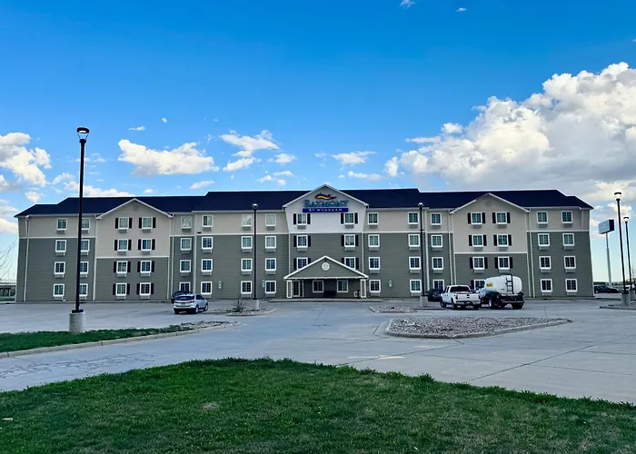 Baymont By Wyndham Dickinson Hotel