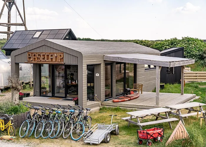 Basecamp Tiny House Eco-Resort Ijmuiden