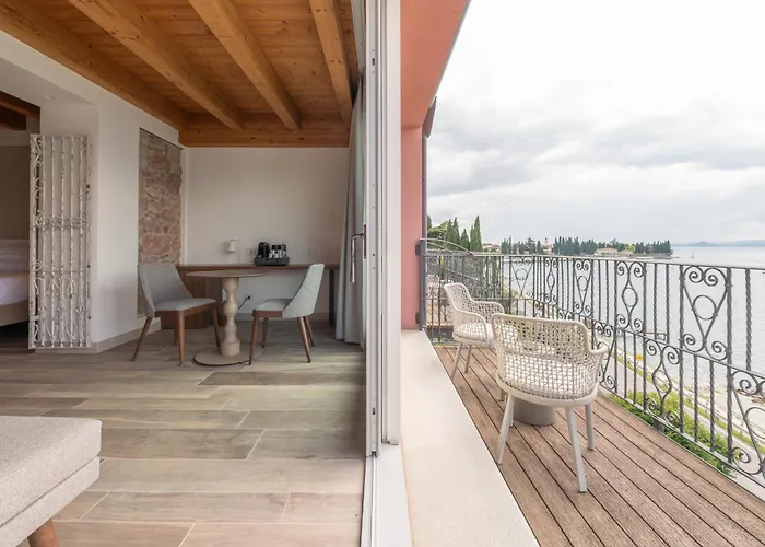 Hotel Villa Leopardi 4S - Adults Only