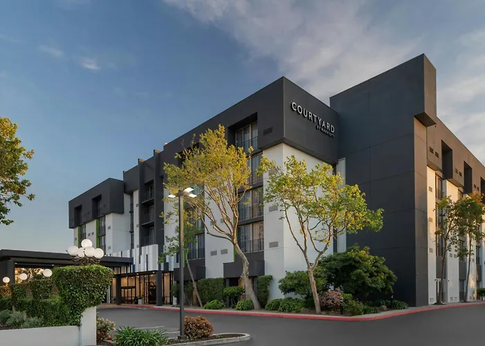 Courtyard San Jose Airport Hotel