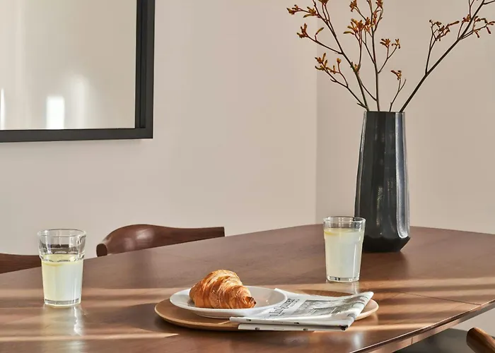 Sonder By Marriott Bonvoy Britain Quay Apartments Grand Canal Square