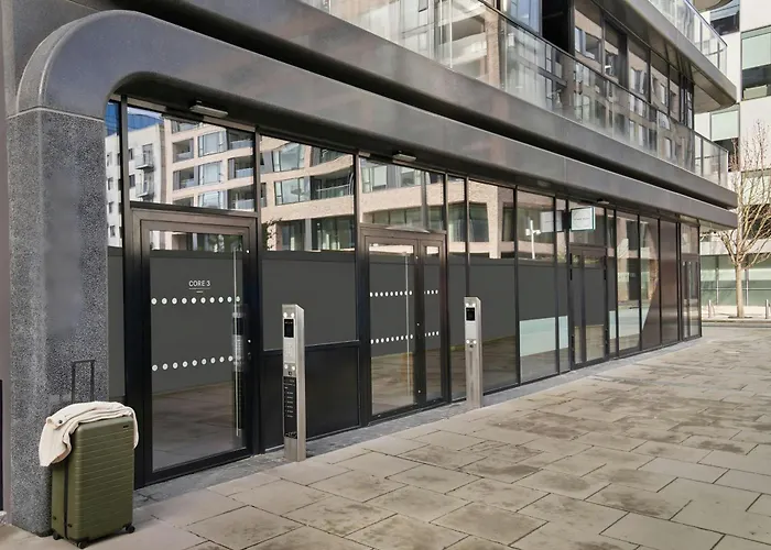 Sonder By Marriott Bonvoy Britain Quay Apartments Grand Canal Square