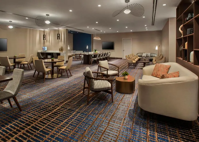 Luxury Hotels in Tarrytown