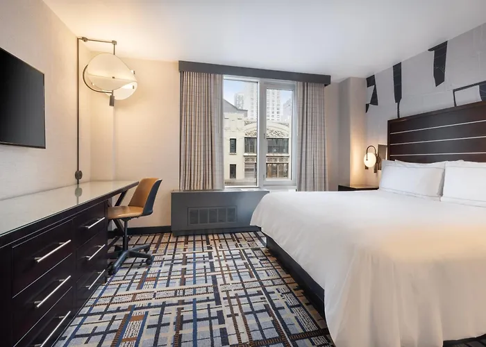 Hilton New York Fashion District Hotel