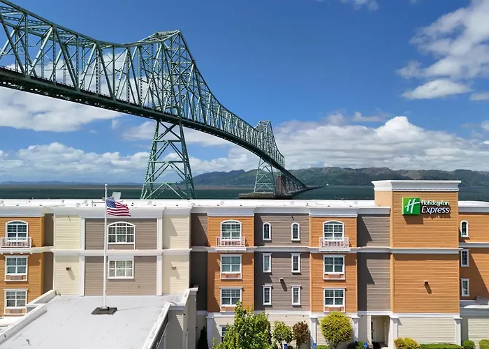 Holiday Inn Express Hotel & Suites Astoria By Ihg
