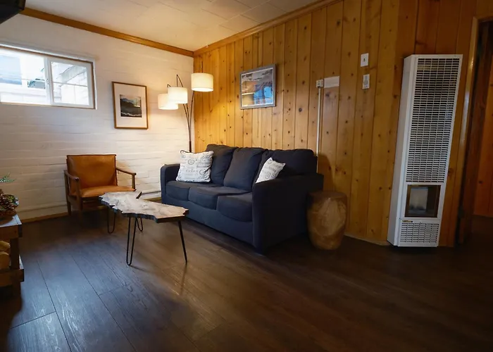 June Lake Hotels