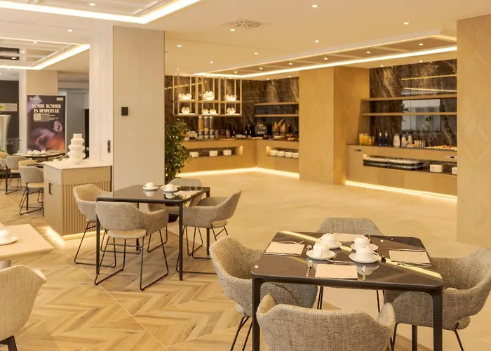 Hotel Ilunion Romareda Saragozza