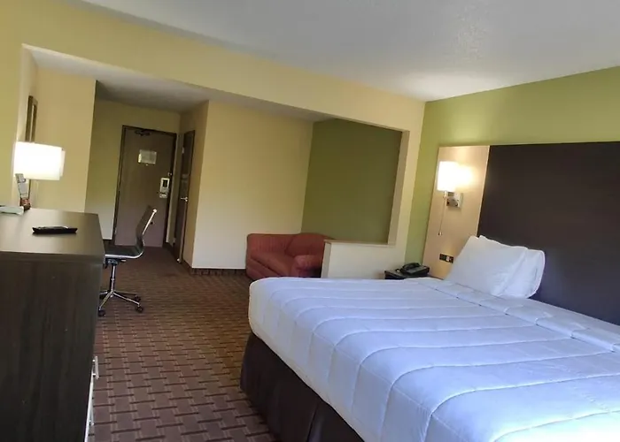 Quality Inn & Suites Benton Harbor - St Joseph