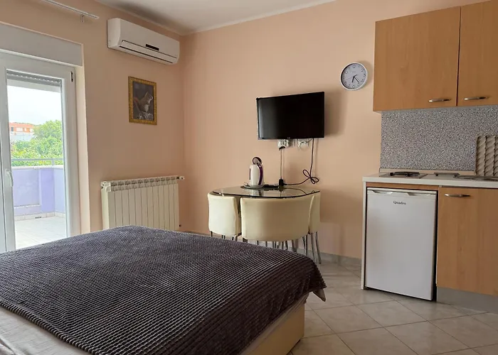 ApartHotel Viola Pjescana Uvala