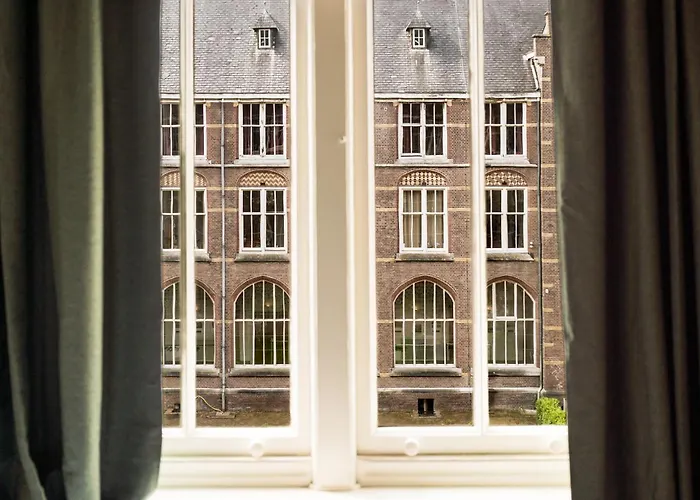 Hotels in Hoeven