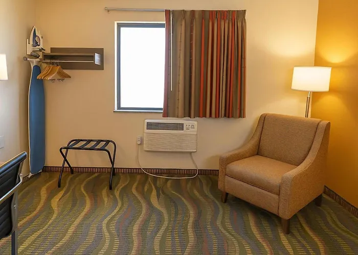 Travelodge By Wyndham Muskegon
