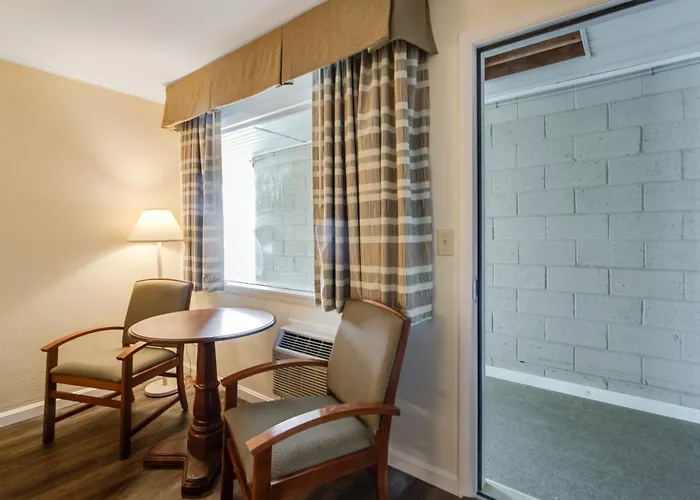 Oceanus Motel - Rehoboth Beach