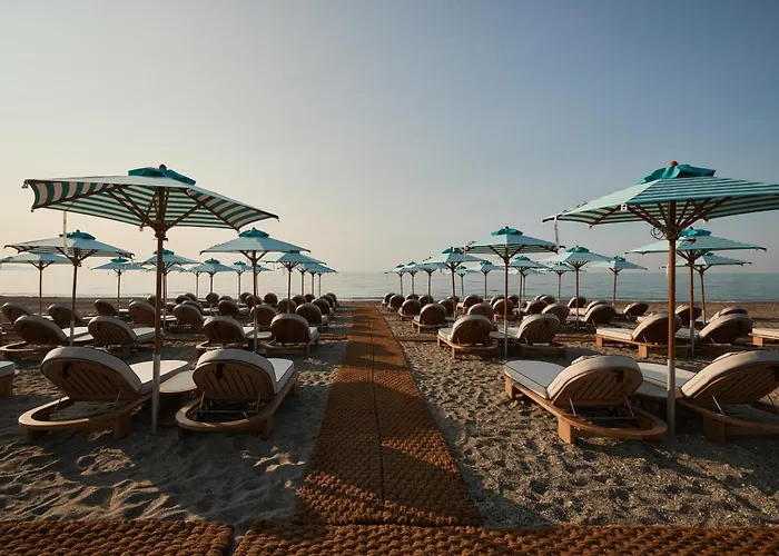 Hotels in Adelianos Kampos
