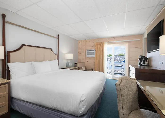 Boothbay Harbor Inn