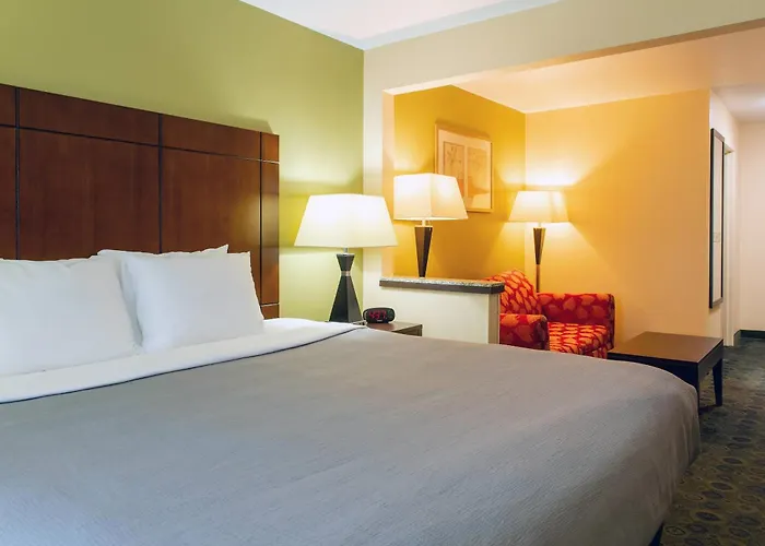 Quality Inn & Suites Bloomington I-55 And I-74