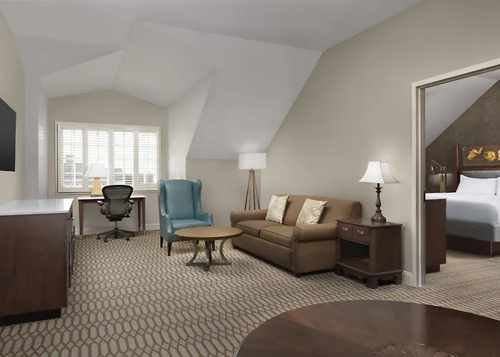 Virginia Crossings Hotel, Tapestry Collection By Hilton