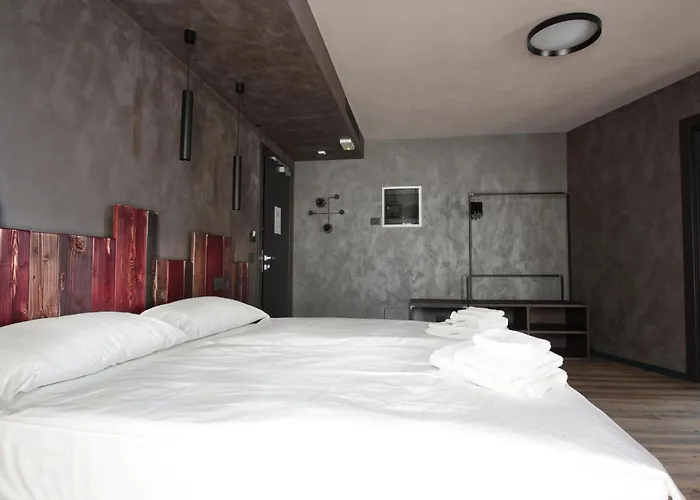 Crimea Wine Hotel Chiavenna