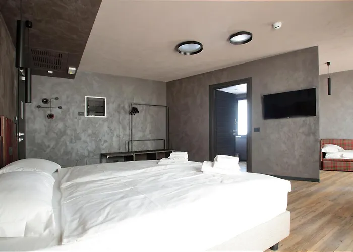 Crimea Wine Hotel Chiavenna