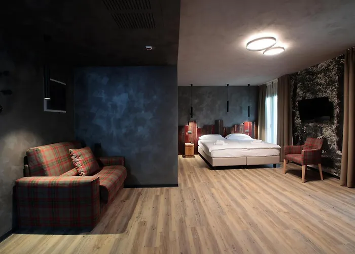 Crimea Wine Hotel Chiavenna