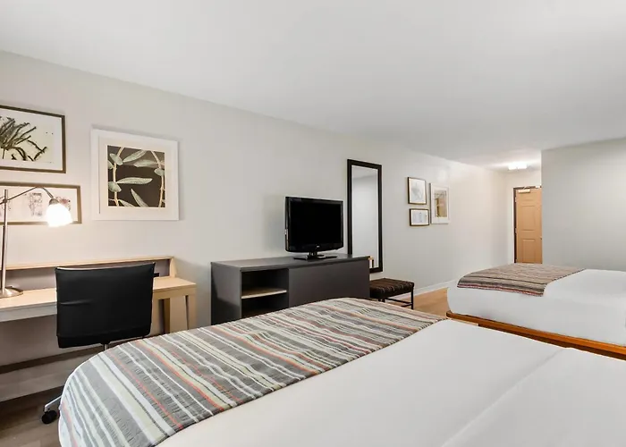 Madison Heights Hotels