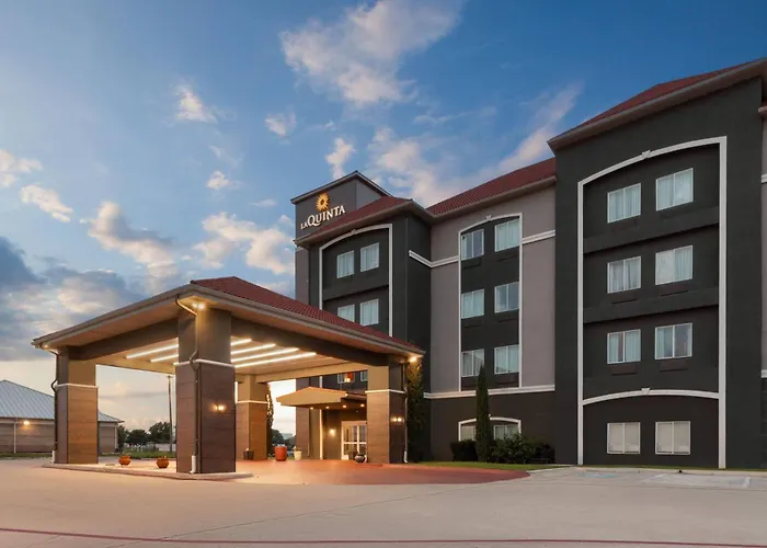 La Quinta By Wyndham Brownwood Hotel