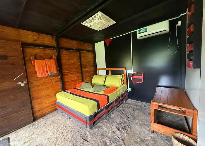 Hornbill River Cottage Udawalwa