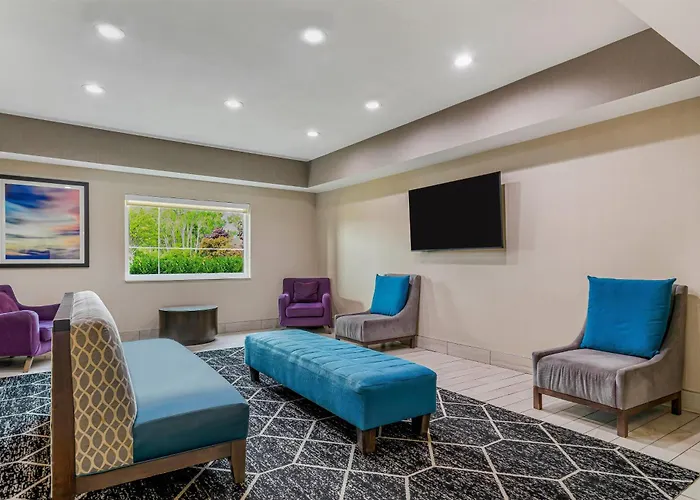 Dansville Hotels