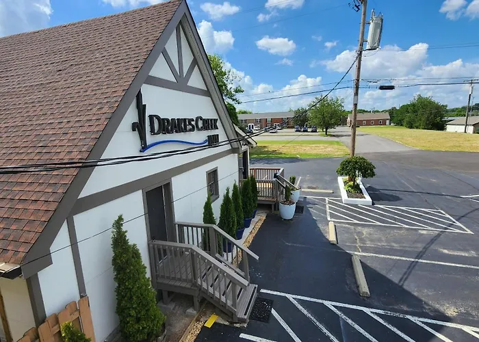 Drakes Creek Inn - Formerly The Relax Inn Hendersonville