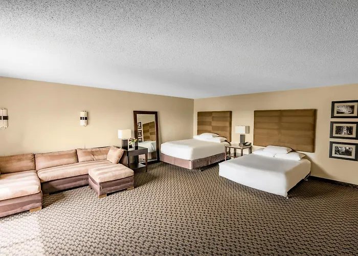 Green Bay City Center Hotels