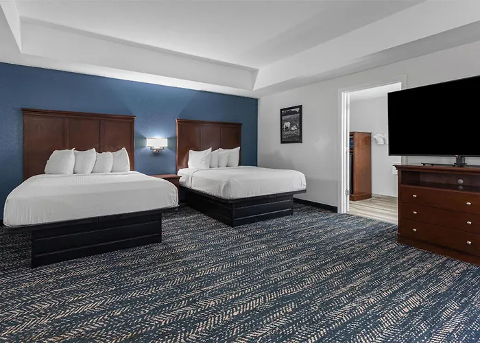 Canton Hotels