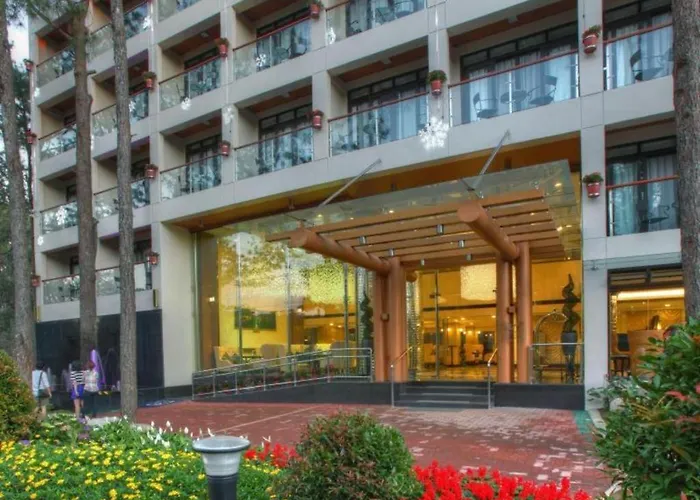 Le Monet Hotel Camp John Hay