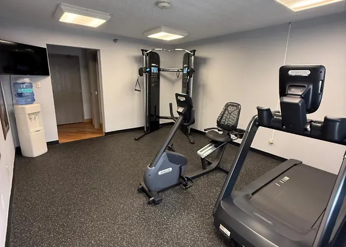 Baymont By Wyndham Columbia, Mo Hotel