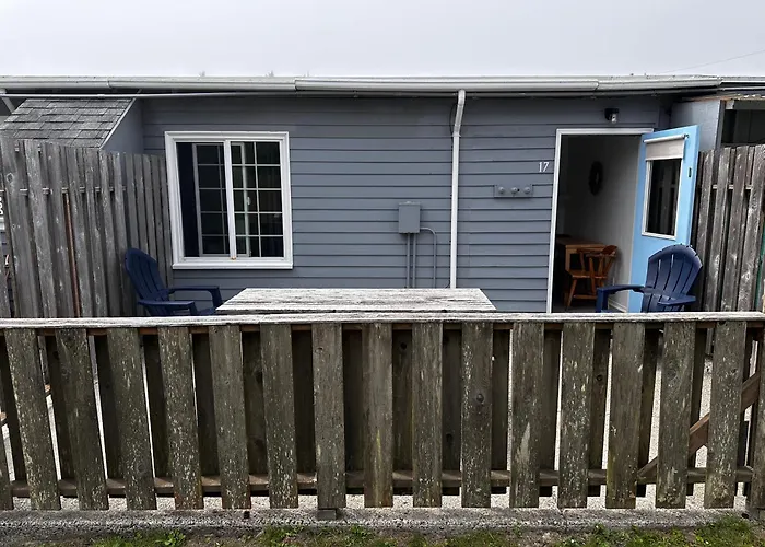 Tillicum Beach Motel - Formerly Deane'S Oceanfront Lodge