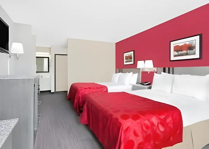 Clarion Pointe - Greensboro Coliseum Area