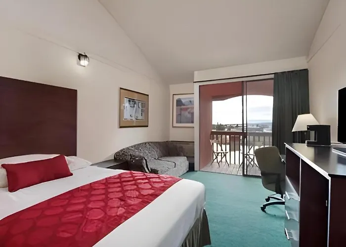 Monument Hotels