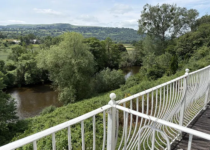 Abergavenny City Center Hotels