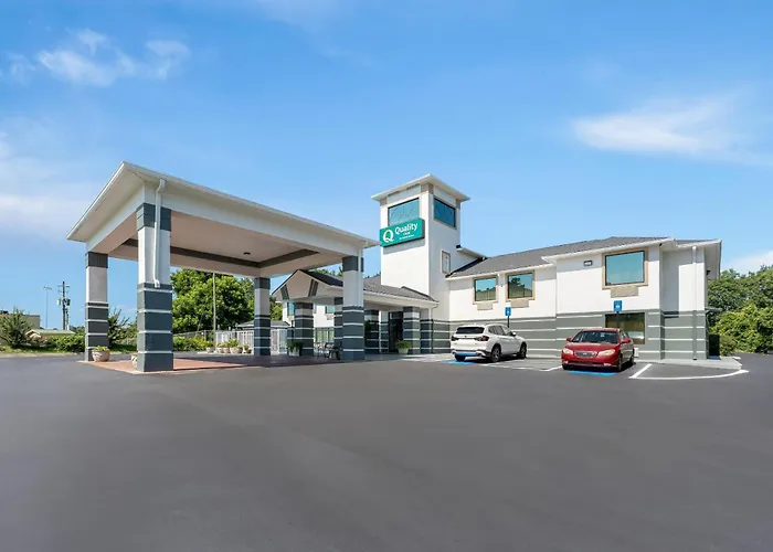 Sandersville Hotels