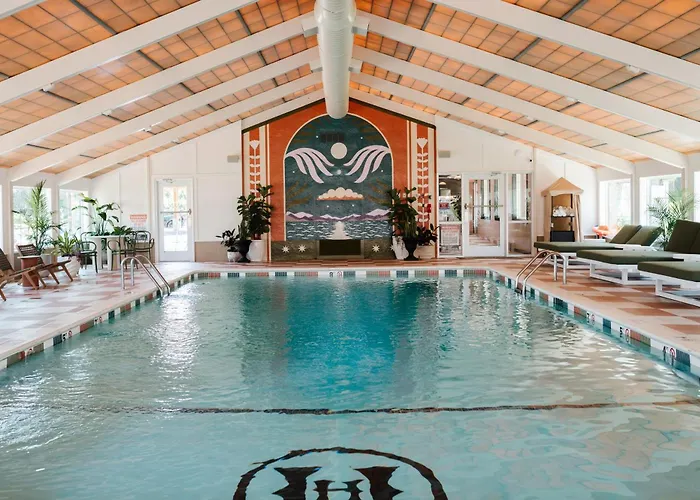 Luxury Hotels in Yarmouth