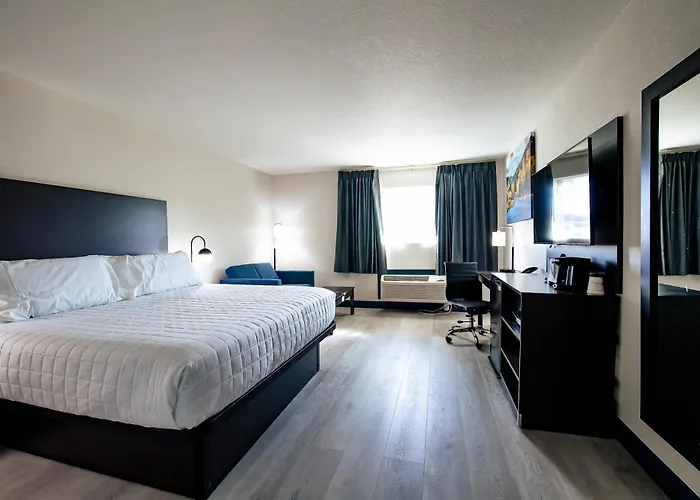 Forsyth Hotels